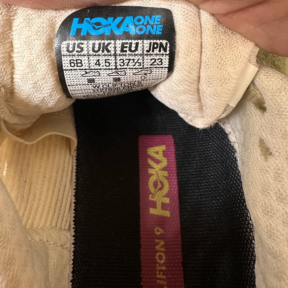 Girls size 6 hokas like new